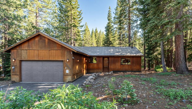 Whiskey Springs by Avantstay Classic Cabin Near Tahoe Donner Ski Area - Foto 2, Habitación