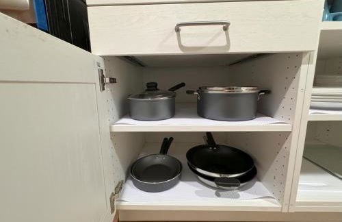 Entire 4 bedroom familyfriendly basement apartment, MetroWalk - Foto 8