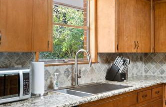 4-Bedroom Cowboy Retreat Steps from Zilker Park - Foto 7