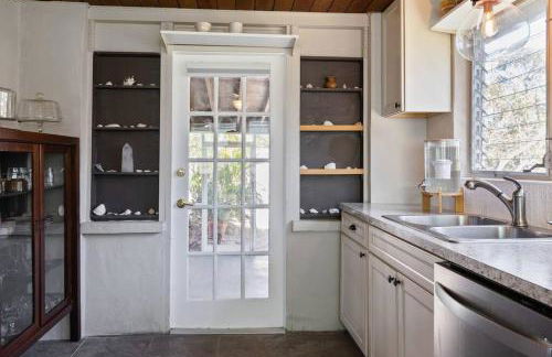 1mi to Beach Jungle Bungalow 1 acre with Pool - Foto 29