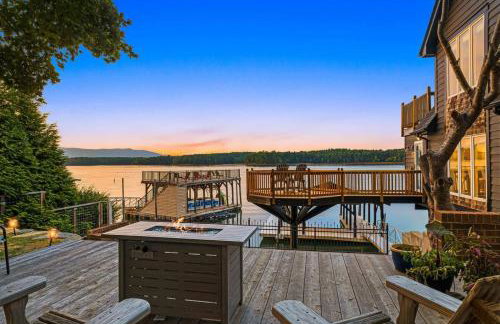 North Shore Lake - Lakefront Escape, Dock Access and Mountain Views! - Photo 9