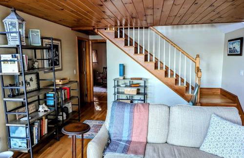 Oceanfront Cottage with Fire Pit & Direct Water Access Near Acadia National Park in Hancock, Maine - Foto 14