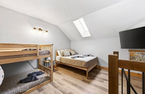 Renovated Ski In Out Condo King Bed Patio Grill - Foto 23