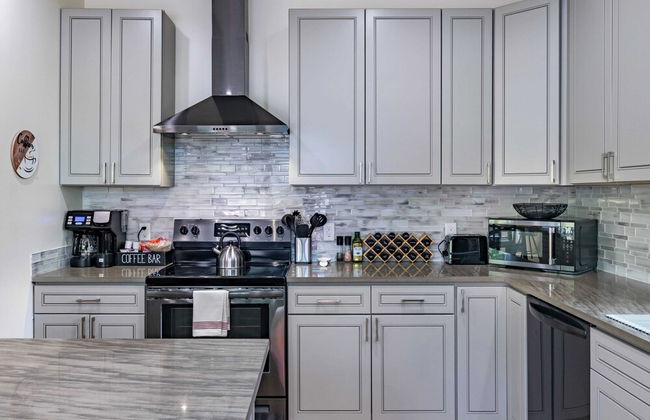 Modern Escape by Avanstay w/ Hot Tub, Fire Pit, Mountain Views, 10min to Town - Foto 45