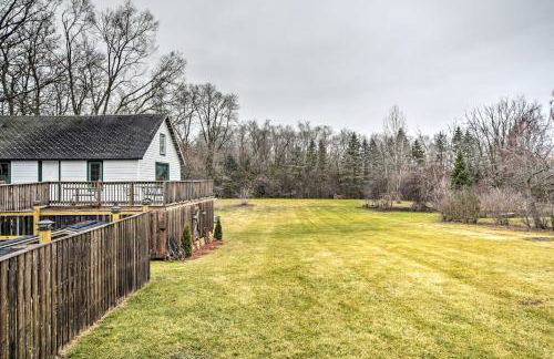 Pet-Friendly Bartlett Farmhouse with Deck! - Foto 27