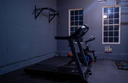 Spacious 5 BR House w/ Gym - Foto 57