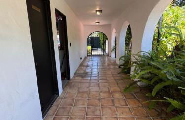 Sherman Oaks Tennis Estate with Pool + Spa - Foto 31