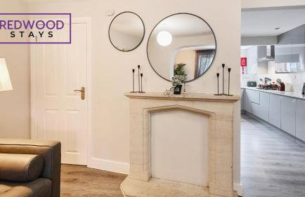 3-Bedroom Serviced House, Free Parking for 2 Cars, Free WiFi By Redwood Stays - Foto 24