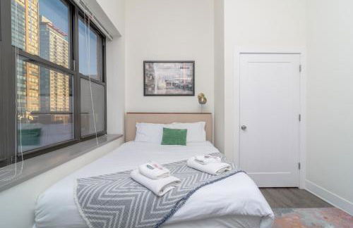 McCormick Place 3BR Luxury Penthouse Duplex with Personal Rooftop and Optional Parking for 8 guests in Chicago South Loop - Foto 4