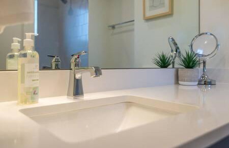 Spacious 4BR, Rooftop Patio, Garage, Walk to Faves, 5 Mins to Nissan Stadium, Less than 10 Mins to Broadway, 24 Hr Hospitality, Great for Groups - Foto 37