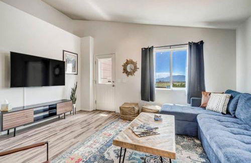 Gorgeous Pikes Peak Views, Fireplace & 3-Bedrooms - Foto 1