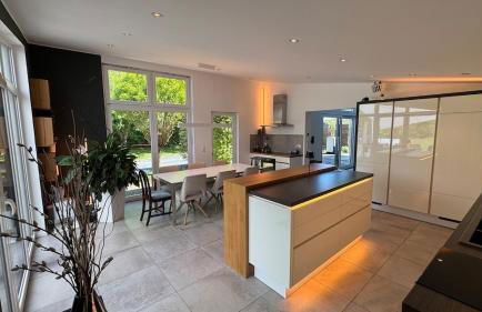 Exklusives Architektenhaus, Pool und Privateinfahrt - Foto 23