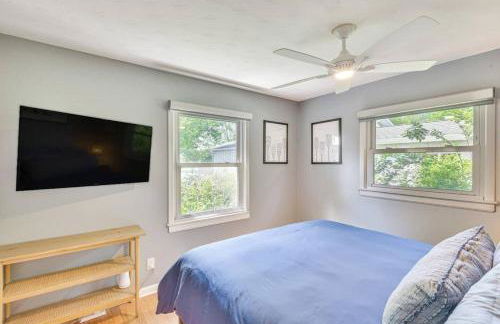 Lakefront Home with Hot Tub and Dock - Foto 8