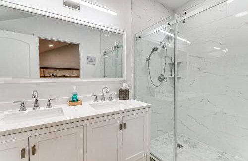 Steps to Lake Conroe! Condo with Balcony and Views - Foto 19