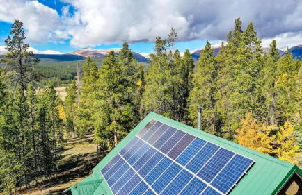 Secluded Log Cabin with Views & Hot Tub, Foosball, Wood Stove - Heavenly Homestead - Foto 11