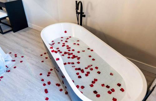 Lux Manor Sleeps 30 - Pool Sauna Hot Tub Cave - Foto 21