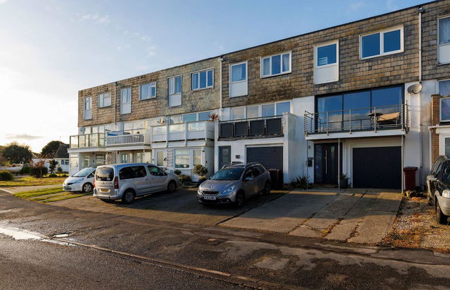 Beautifully Refurbished 4-bed Beachside Retreat - Foto 25