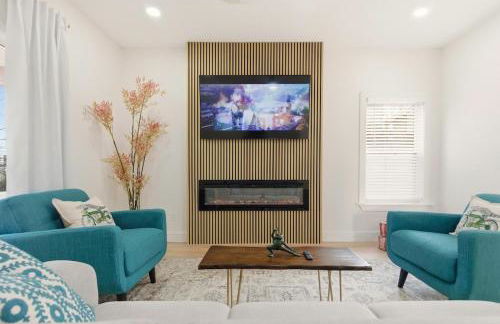 NEW! Gated, Secure, Modern, Beauriful 6 bdr, 4 bth, Near Everything - Foto 1