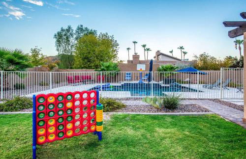 Group Getaway with Pool and Putting Green in Glendale - Foto 36