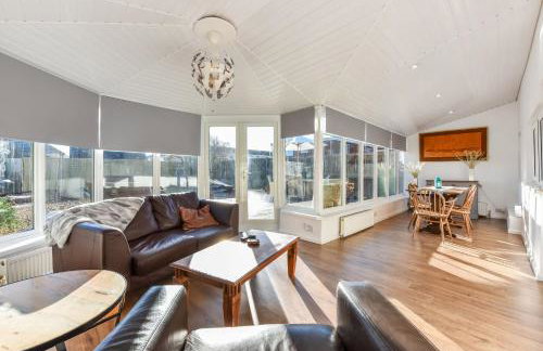 High Tide, East Wittering - Photo 8