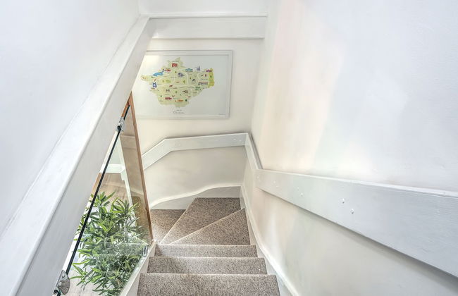 Modern 3-bed House on Tarporley High Street - Photo 11