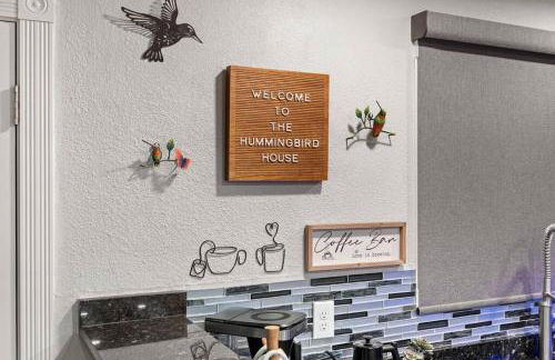 The Hummingbird House, Sauna & Mountain Views! - Foto 17