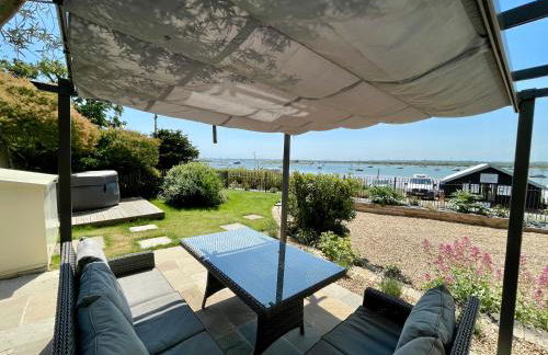 Cosy Coastal 2-Bedroom Cottage with Hot Tub and Log Burner - Foto 10