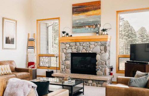 Peaceful Getaway with Hot Tub - Views - Evergreen - Foto 8