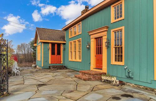 Hot Tub and Large Yard Elegant Deansboro Getaway - Foto 28