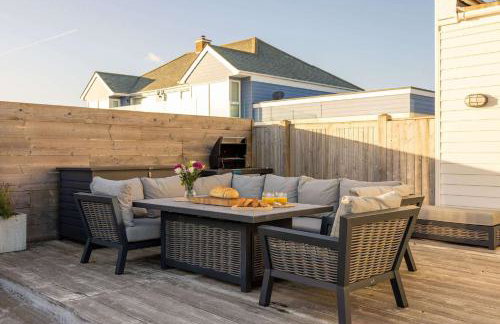 Luxury Beachfront Retreat for 14 with Hot Tub - Photo 60