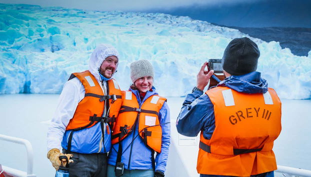 Fotografando il ghiacciaio Grey dalla barca