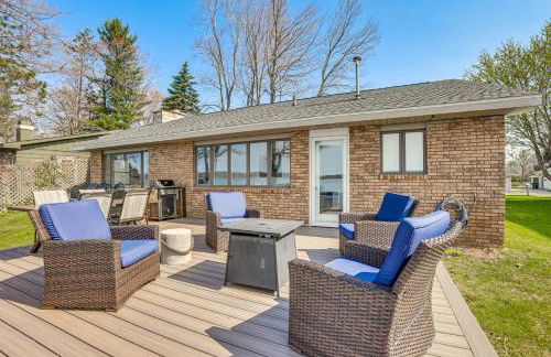 Dock and Views Lake Mitchell Home in Cadillac! - Foto 24