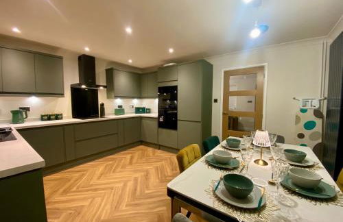 Group Contractor Stay 3 Bed House Bedford Parking WiFi - Foto 30