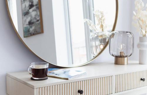 Stylish new-build, free parking, 20-minute walk to city centre - Photo 5