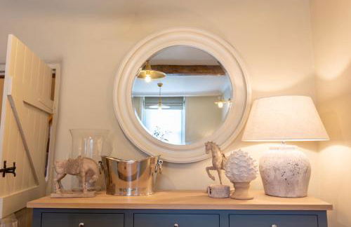 Danes Cottage - Luxury Peak District Retreat - Photo 59