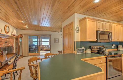 Waterfront Cottage, 9 Mi to Aloha State Park! - Foto 7