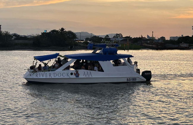 Guayas River Catamaran Ride - Foto 3