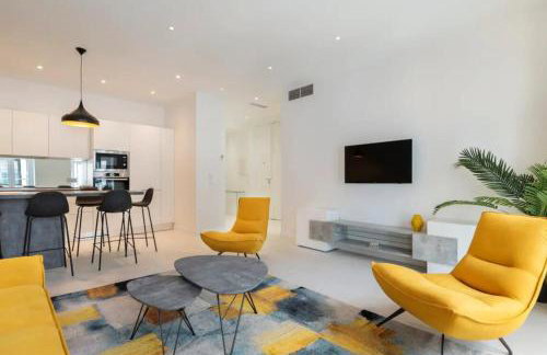 3 bedrooms 3 bath Bivouac 2 min Palais - Photo 13