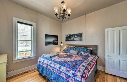 Chic Downtown Home with Grill, Steps to Main Street! - Foto 12