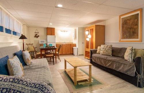 Stunning Home with In-Ground Pool - Photo 32