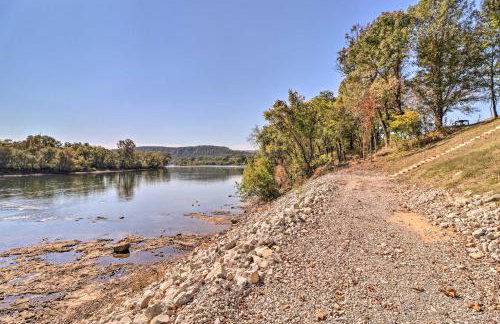 Modern Norfork House with Patio on White River! - Foto 29