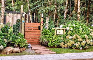 Chalé para 4 pessoas, 2km do Centro, Pet Friendly, Wi-fi 1GB, Lareira e Ar condicionado - Foto 4