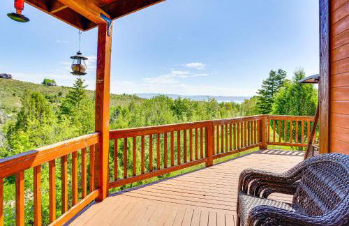 Fish Haven Cabin with Game Room, Views and Deck! - Foto 32