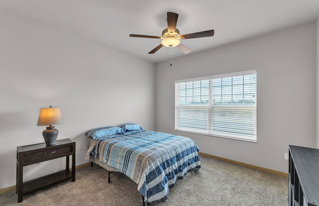 Luxurious 1 Bed 1 Bath Apartment At The Meadows 1 Bedroom Apts by FlexHaus - Photo 2