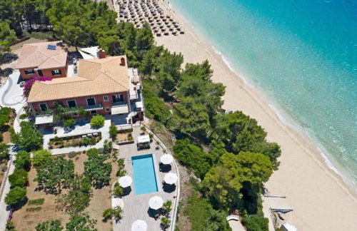 Avra Private Suites - Photo 16