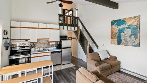 Quiet and Cozy Lakefront Home Near Mt Boyne - Foto 5