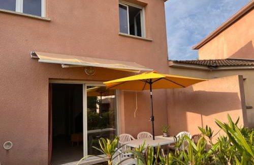 Villa avec terrasse et vue piscine, proche plage - Foto 9