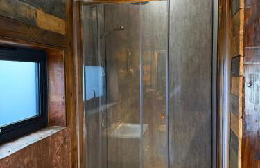 Willow Court Farm-Studio North & Petting Farm, 8 mins from Legoland & Windsor, 15 mins from Lapland UK - Photo 8