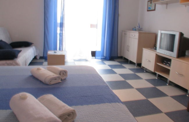 Apartments Srkoc - Photo 14