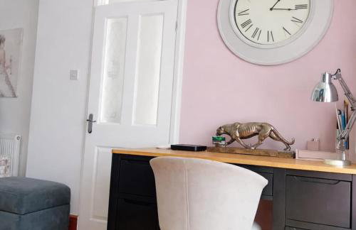 Cosy Coastal Townhouse 10-Min-Drive to Beach - Foto 24